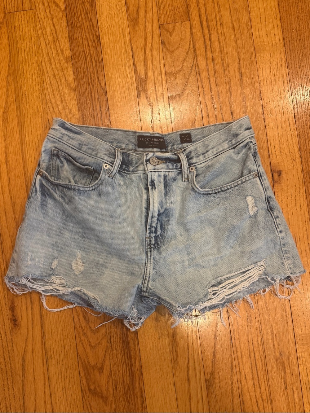 Lucky Brand Relaxed Short Women’s  Light Blue Distressed Denim Shorts - 6/28